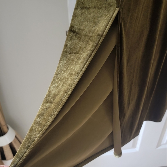 TAYLOR Olive Cowl-Neck Sleeveless Velvet Dress Sz 2 - Picture 6 of 8